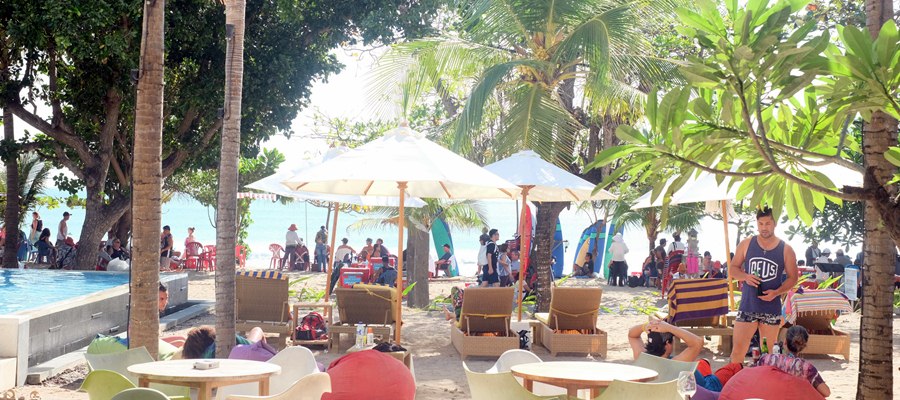 Headquarters Beach Lounge and Restaurant Kuta
