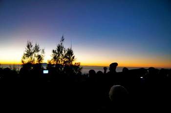Mengejar Sunrise Di Gunung Bromo